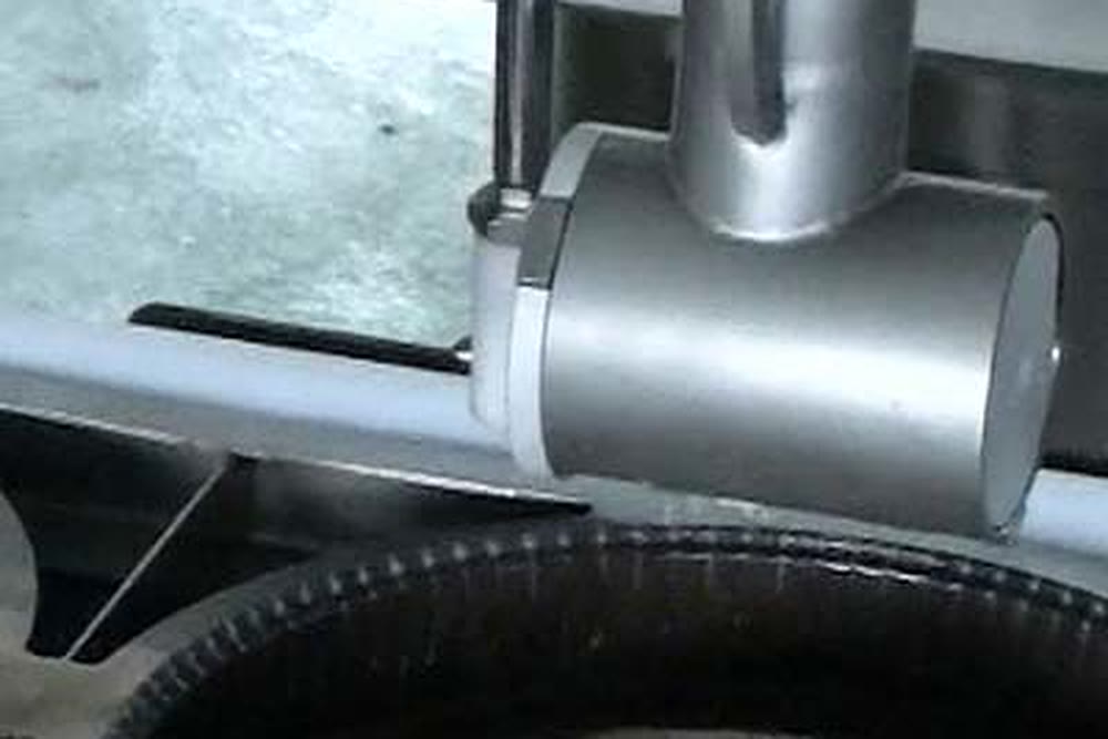 Filling a mould